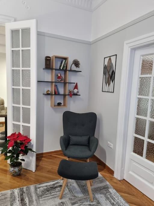 Plaka Sofi Suite Athena Bagian luar foto