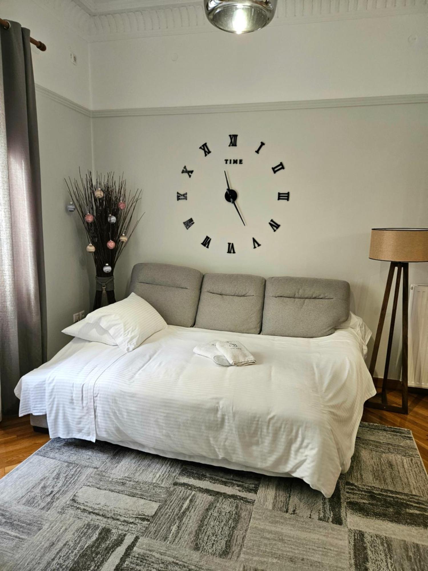 Plaka Sofi Suite Athena Bagian luar foto