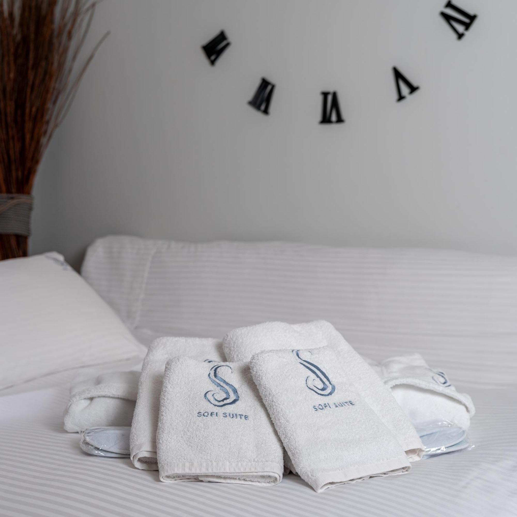 Plaka Sofi Suite Athena Bagian luar foto