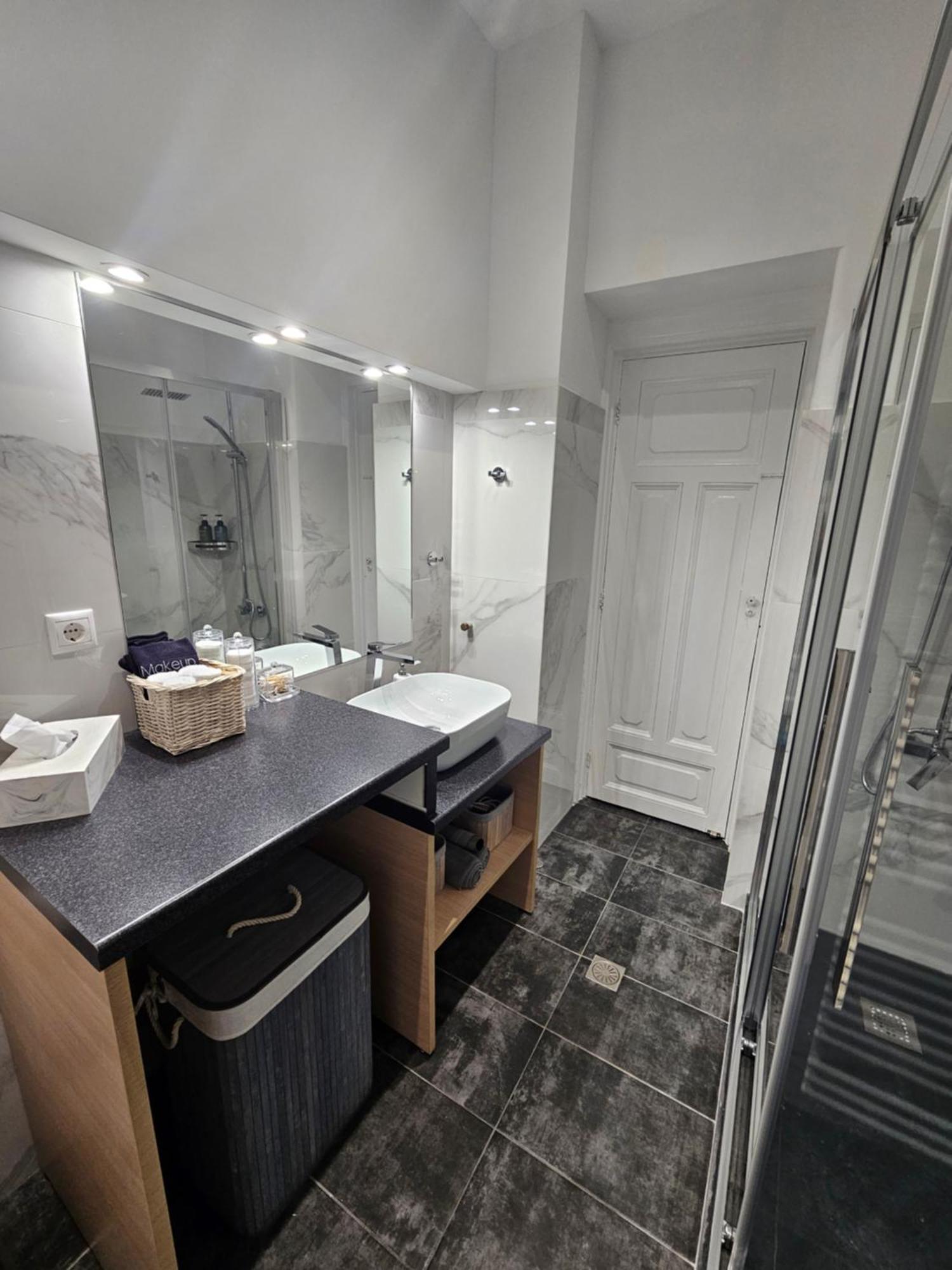Plaka Sofi Suite Athena Bagian luar foto